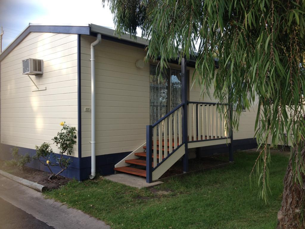 Hotel Millicent Lakeside Caravan Park Esterno foto